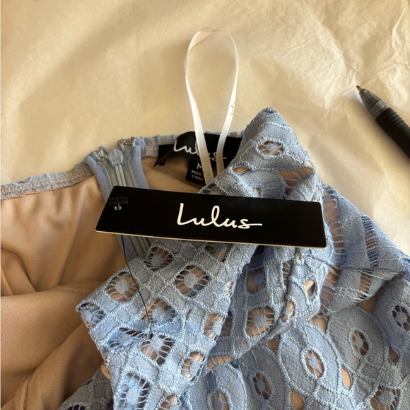 Lulus NWT Blue Lace Halter Dress Lined Size Medium - Picture 6 of 6